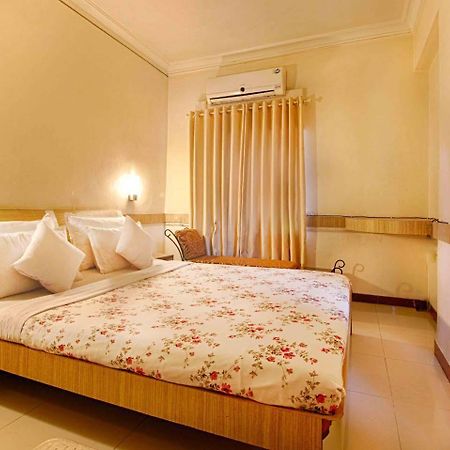 Parth Residency Hotel Ahmadábád Kültér fotó