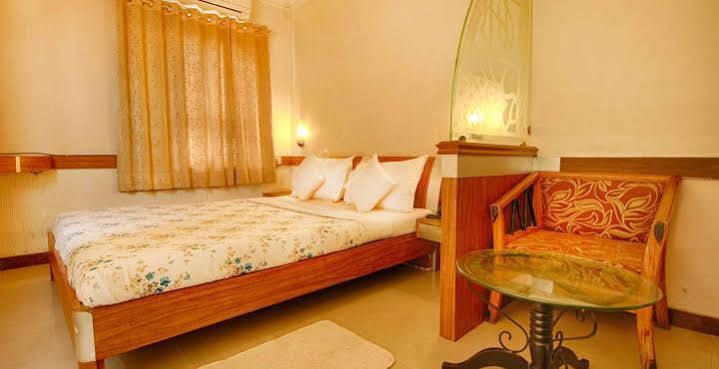 Parth Residency Hotel Ahmadábád Kültér fotó