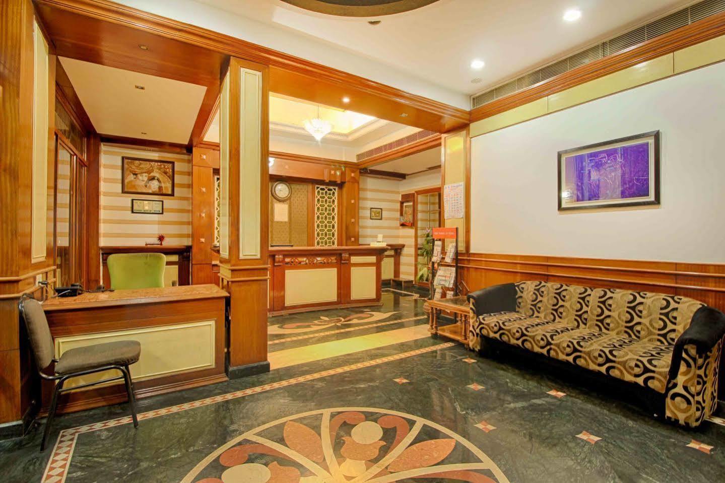 Parth Residency Hotel Ahmadábád Kültér fotó